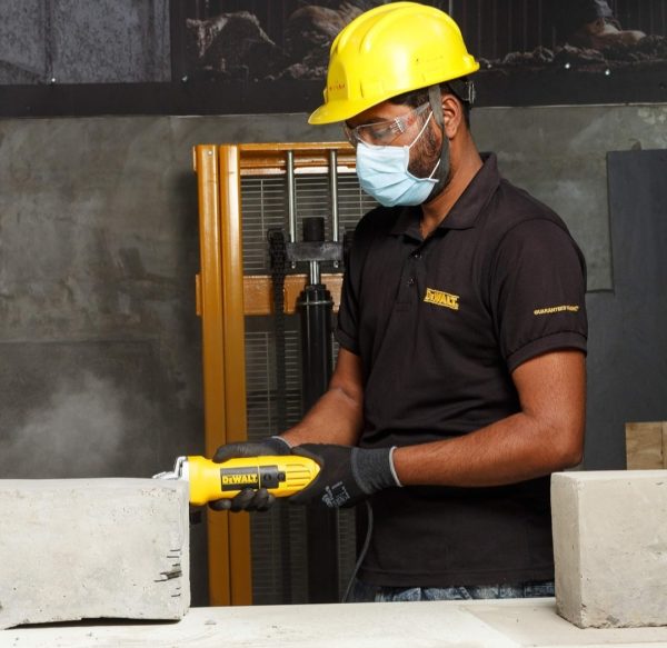 DEWALT DW810 750W  Heavy Duty Small Angle Grinder - Image 3