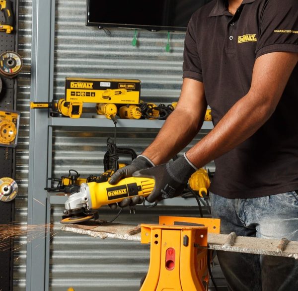 DEWALT DW810 750W  Heavy Duty Small Angle Grinder - Image 4